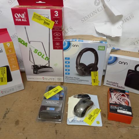 LOT OF APPROX 15 ASSORTED ITEMS TO INCLUDE ONN WIRELESS HEADPHONES, ONE FOR ALL INDOOR TV AERIAL, BLACKWEB SYNC AND CHARGE CABLE