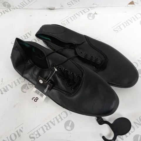 APPROXIMATELY 15 GEORGE FLAT SHOES IN BLACK SIZE 9 