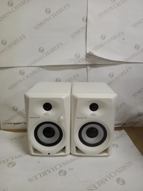 PIONEER DJ DM-40-W STUDIO MONITORS,WHITE,4 INCH