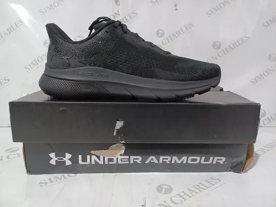 BOXED PAIR OF UNDER ARMOUR HOVR TURBULENCE 2 SHOES IN BLACK UK SIZE 11