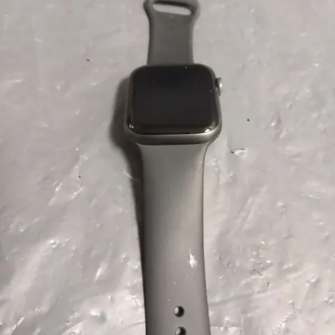 APPLE WR-50M SERIES 4 WRIST WATCH