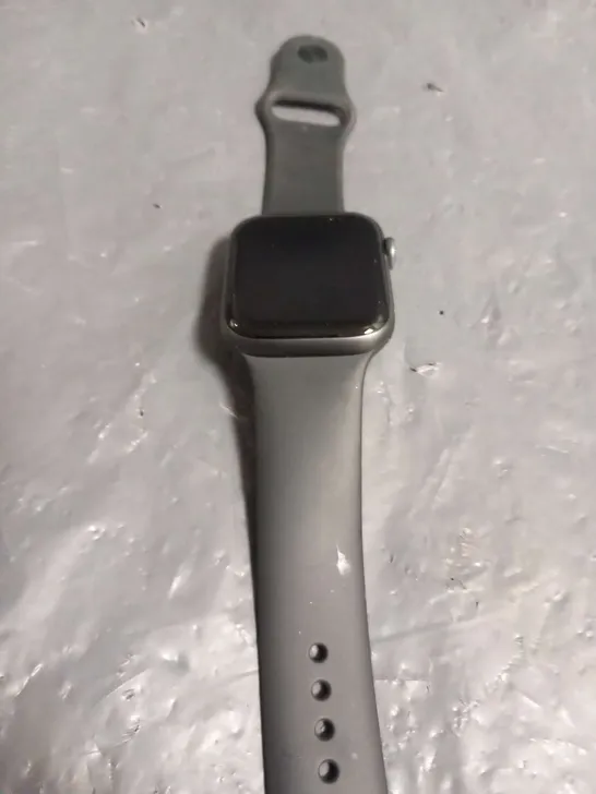 APPLE WR-50M SERIES 4 WRIST WATCH