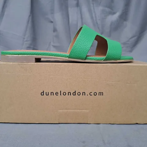 BOXED PAIR OF DUNE LONDON OPEN TOE FLAT SLIDERS IN GREEN SIZE 5