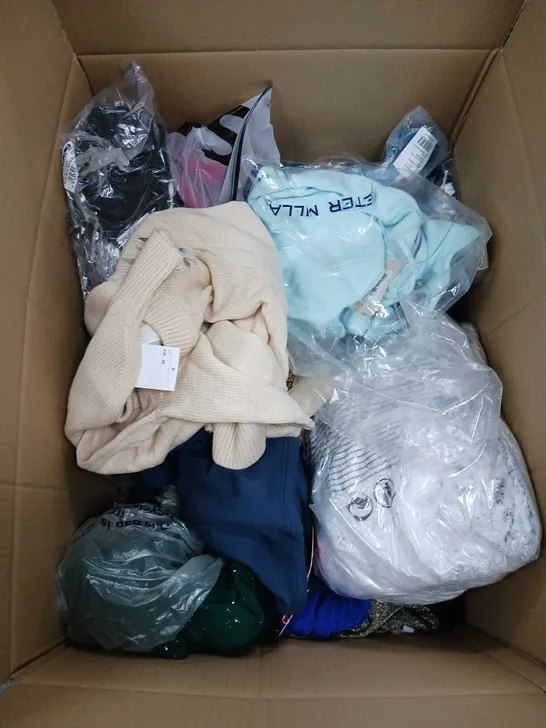 BOX OF APPROXIMATELY 20 ASSORTE ITEMS TO INCLUDE ASOS JEANS, TUWAN SHORTS, SHEIN DRESS ETC