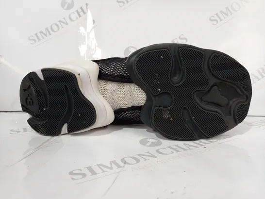 BOXED PAIR OF ADIDAS Y-3 SHOES IN WHITE/BLACK UK SIZE 6