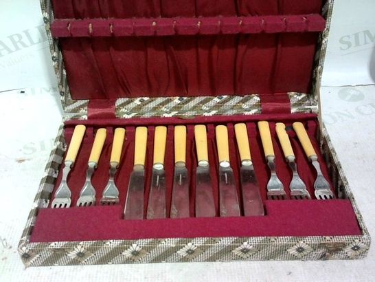 TRADITIONAL KAY & CO STAYBRITE FULL CUTLERY SET - 12 PIECE