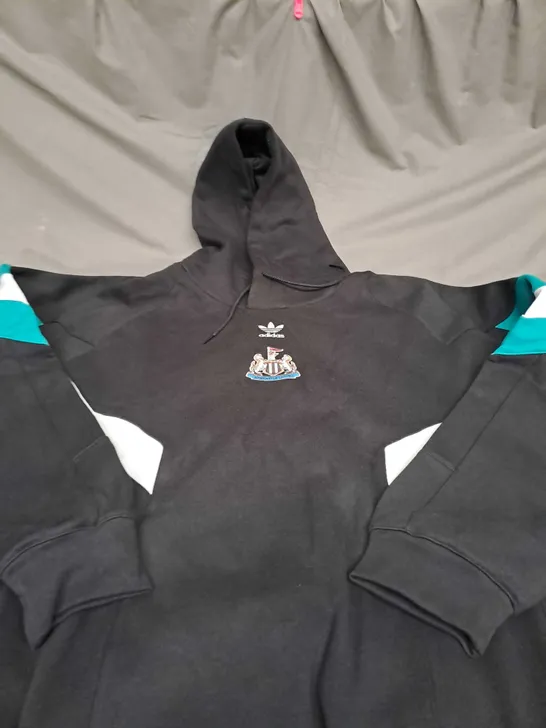 NEWCASTLE UNITED CASUAL HOODIE SIZE 3XL