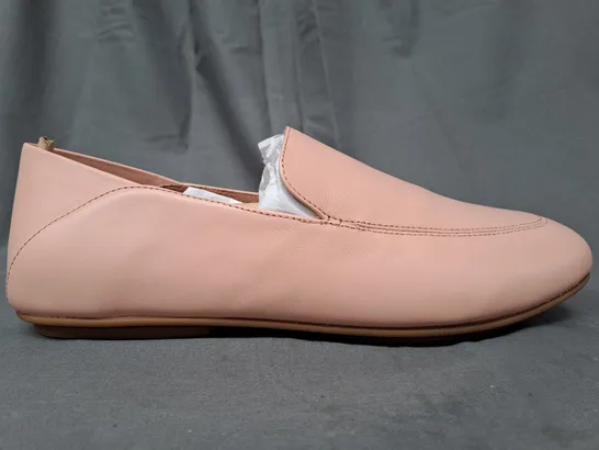 BOXED PAIR OF FITFLOPS LOAFERS IN BLUSH UK SIZE 7