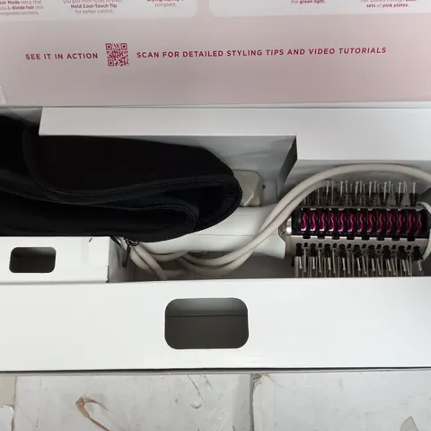 BOXED SHARK SMOOTHSTYLE HOT BRUSH & SMOOTHING COMB