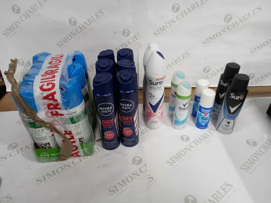 LOT OF APPROX 20 ASSORTED AEROSOLS TO INCLUDE DISINFECTANT, BODY SPRAYS, BUG REPELLENT ETC