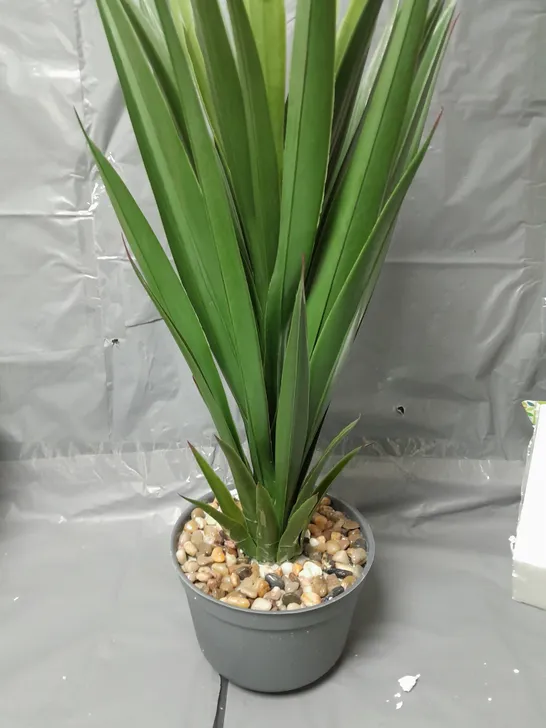 ARTIFICIAL SPIKY SISAL PLANT IN POT