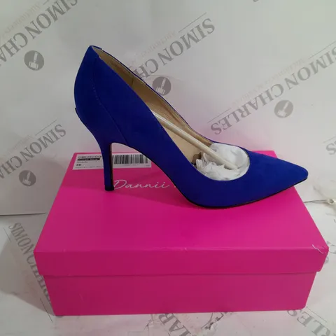 BOXED PAIR OF DANNII MINOGUE DISCO QUEEN COURT IN blue - UK SIZE 7