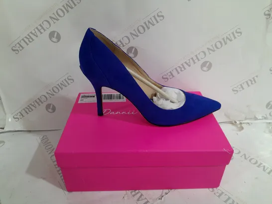 BOXED PAIR OF DANNII MINOGUE DISCO QUEEN COURT IN blue - UK SIZE 7