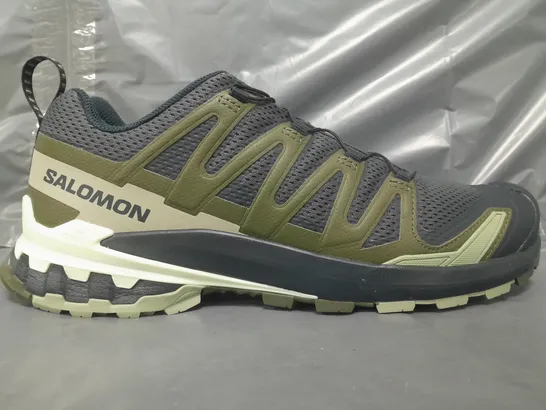 BOXED PAIR OF SALOMON XA PRO 3D V9 SHOES IN NAVY/SAGE/SEAFOAM UK SIZE 10