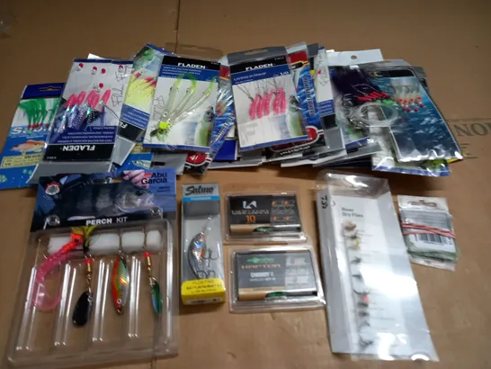 LOT OF ASSORTED FISHING ACCESSORIES 