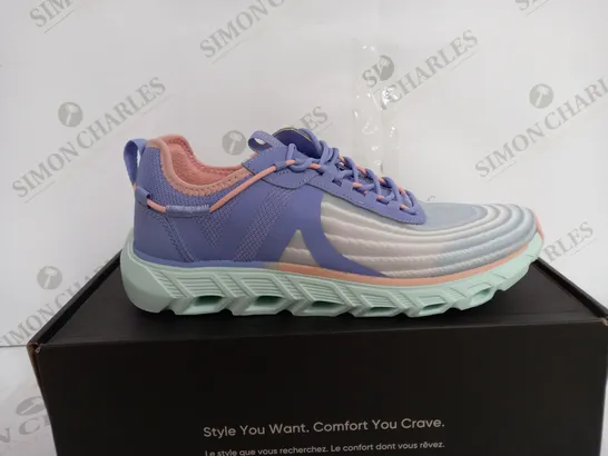 VIONIC CYAN & LILAC THREE ZONE COMFORT TRAINERS - SIZE 6