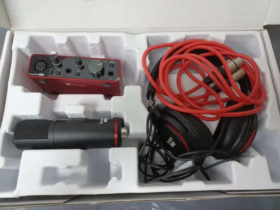 BOXED FOCUSRITE SCARLETT SOLO STUDIO SET