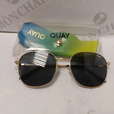 QUAY AUSTRALIA JEZABELL ROUND SUNGLASSES IN GOLD/SMOKE