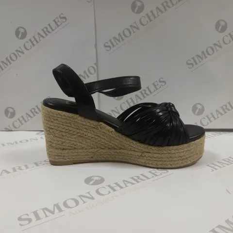 PAIR OF DOROTHY PERKINS WIDE FIT RITA PLAIT KNOT WEDGES UK SIZE 4