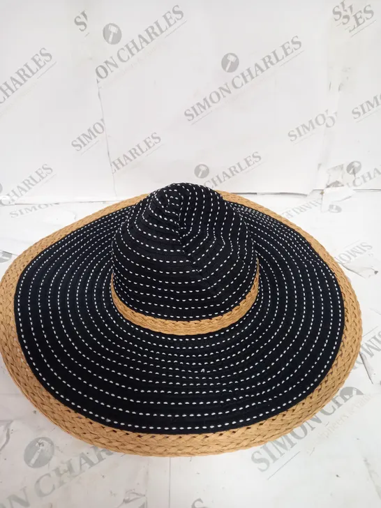 BADGLEY MISCHKA NAVY SUMMER HAT