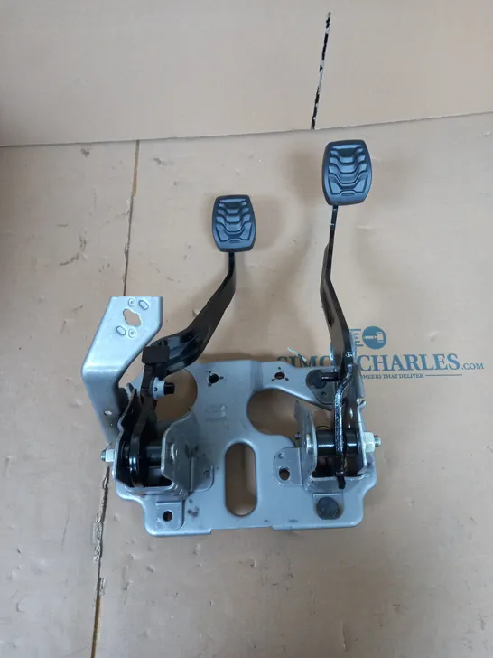 OEM FORD TRASIT MK8 2014- BRAKE AND CLUTCH PEDAL ASSEMBLY 