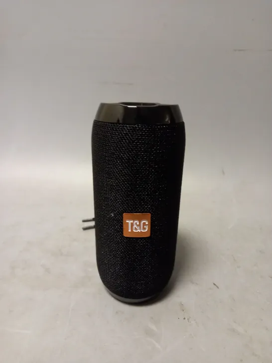 T&G PORTABLE SPEAKER IN BLACK