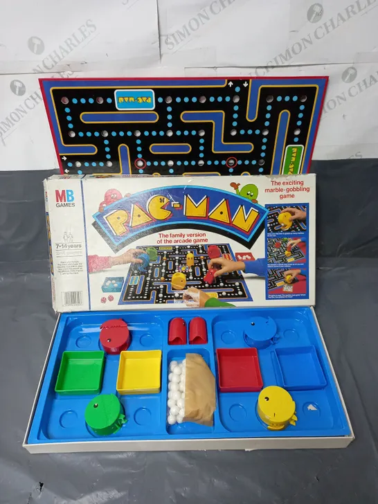 BOXED MB GAMES PAC-MAN BOARD GAME