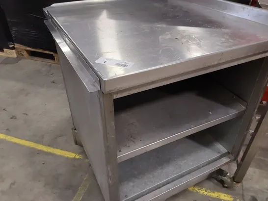 COMMERCIAL STAINLESS STEEL SERVI G COUNTER WITH TRAY SLIDE