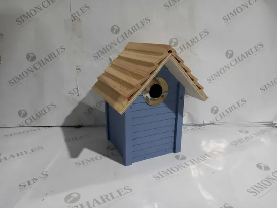 BOXED NAVARIS WOODEN BIRD HOUSE