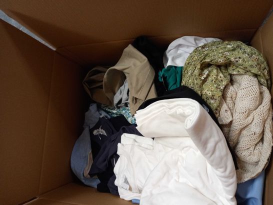 LARGE BOX OF ASSORTED CLOTHING APPROX. 25  VARYING SIZE, COLOURS AND STYLES TO INCLUDE: SHORTS, TROUSERS, TOPS