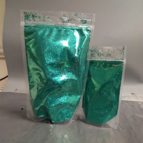 APPROXIMATELY 20 ASSORTED BAGS OF DECOR GLITTER IN EMERALD GREEN - COLLECTION ONLY