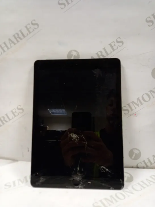 APPLE IPAD AIR A1475