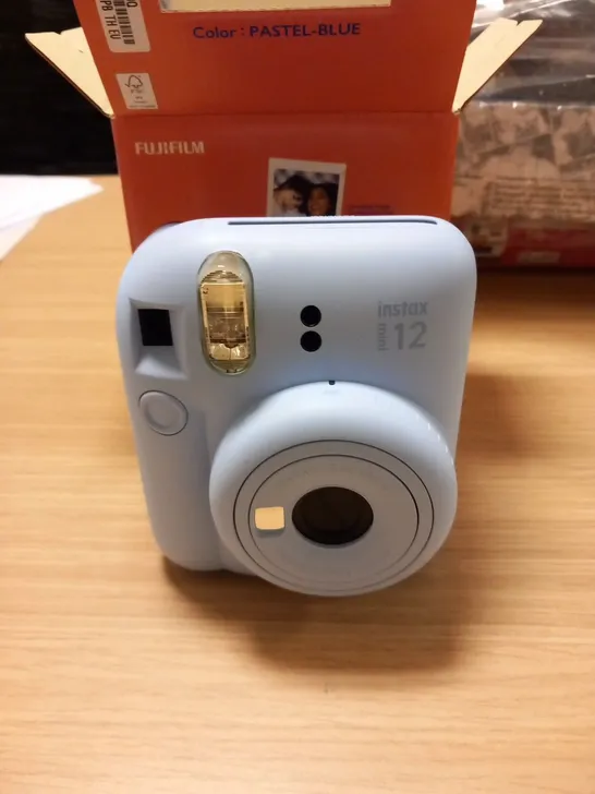 BOXED FUIJIFILM INSTAX MINI 12 INSTANT CAMERA