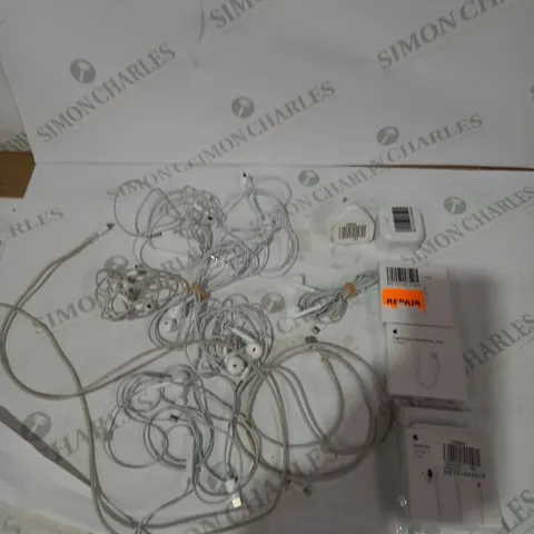 BOX OF APPROXIMATELY 15 ASSORTED IPHONE ACCESSORIES TO INCLUDE HEADPHONES, USB PLUGS, CHARGING CABLES ETC 