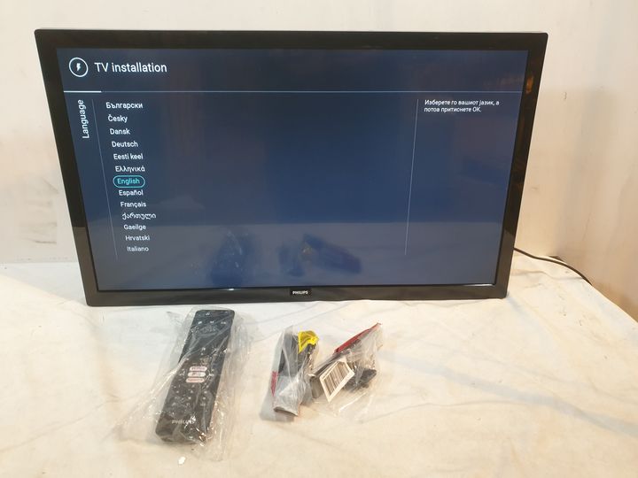 24PFS5505/12 24 INCH HD SMART TELEVISION 3162987-Simon Charles Auctioneers