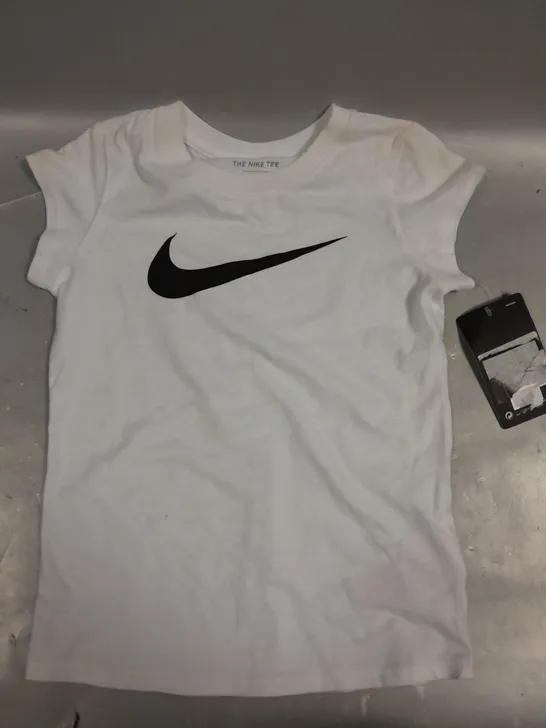 NIKE CHILDRENS LOGO T-SHIRT - 4-5YRS 