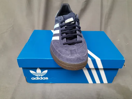 BOXED PAIR OF HANDBALL SPEZIAL SHOES IN NAVY/SKY BLUE UK SIZE 6