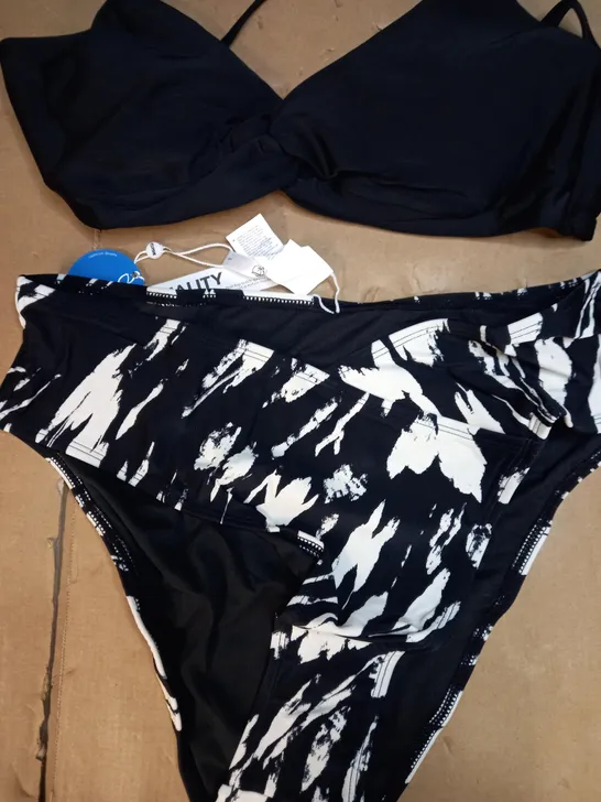 CUPSHE SWIMWEAR IN BLACK/WHITE UK SIZE L