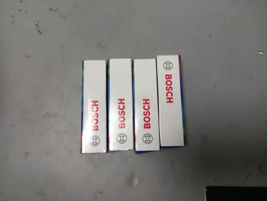 LOT OF 4 BOSCH SPARK PLUGS 