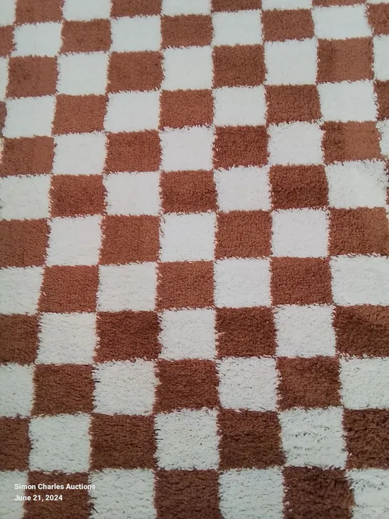 QUALITY DESIGNER SNUG CHEQUERED TERRACOTTA SHAGGY  AREA RUG 160/200 