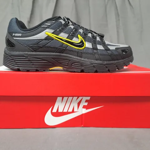 BOXED PAIR OF NIKE P-6000 SHOES IN BLACK/GREY UK SIZE 5