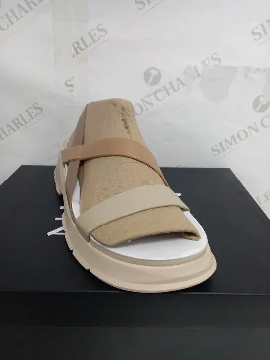 BOXED PAIR OF ALIZER NATURE BEIGE OPEN TOE SANDALS SIZE 6