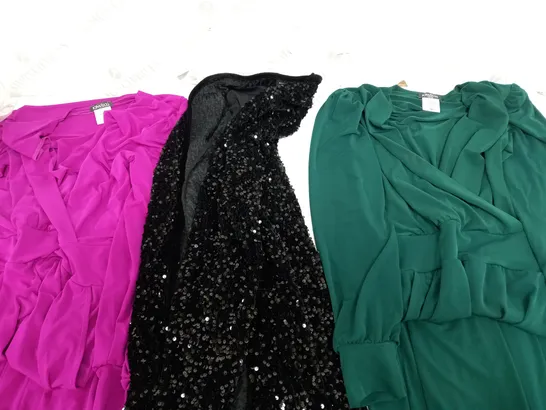 BOX OF APPROX. 20 CLOTHING ITEMS TO INCLUDE PANT SUITS JACKETS AND DRESSES / COLLECTION ONLY 