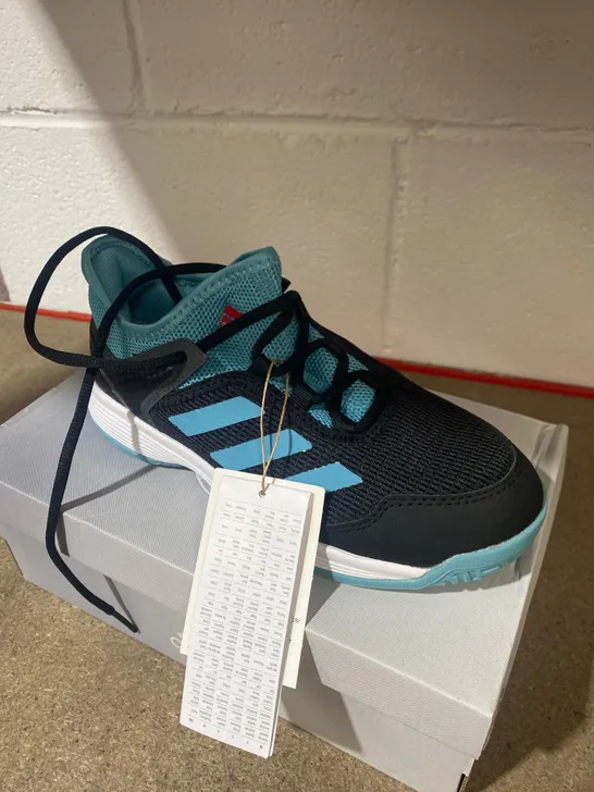 BOXED PIR OF UBERSONIC 4K TRAINERS SIZE 2
