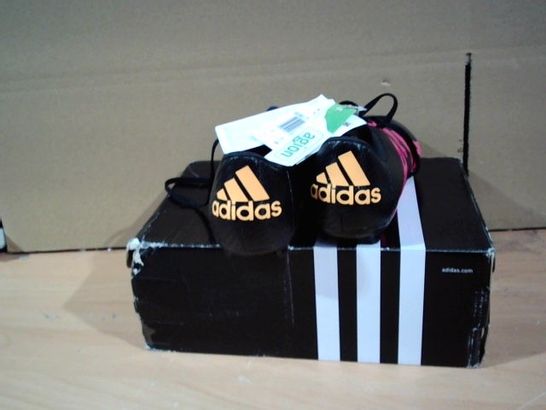 BOXED PAIR OF ADIDAS FOOTBALL BOOTS BLACK/PINK SIZE  3.5