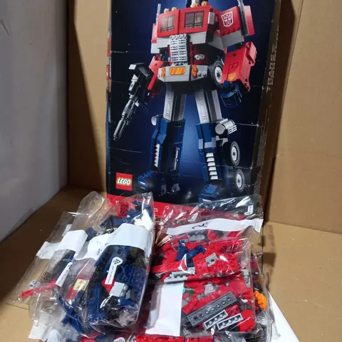 BOXED LEGO TRANSFORMERS OPTIMUS PRIME 10302