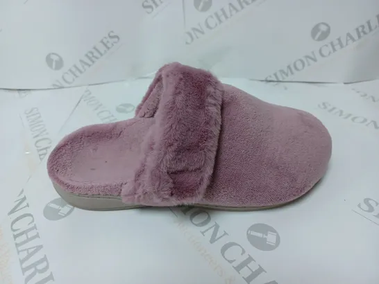 PAIR OF VIONIC MARIEL SLIPPERS IN DUSKY PINK SIZE 4