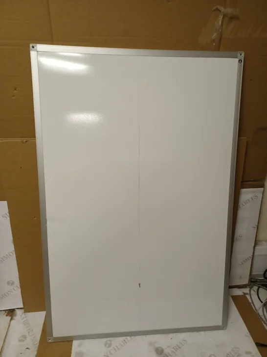 WHITEBOARD (61 X 90 CM)