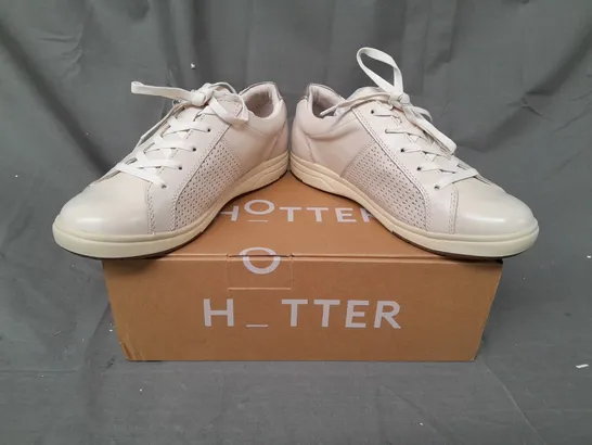 BOXED PAIR OF HOTTER SWIFT SHOES IN IVORY UK SIZE 5