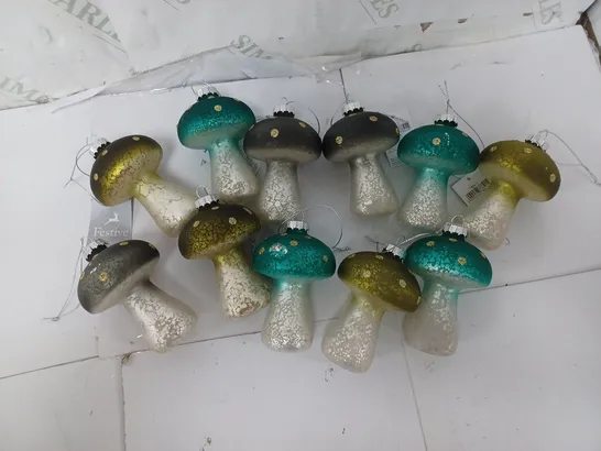 APPROXIMATELY 11 GLASS MUSHROOM HANGING DECORATIONS 